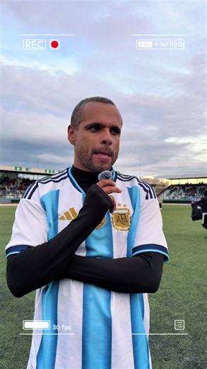 🎥 ¿Te puedo hacer un click?😏🇧🇷¡De Brasil para Ixtlahuaca! 💚 Él es Adriano Núñez, talento brasileño que se suma a esta historia donde el fútbol no conoce fronteras. 🌎⚽ 📸 Click Atlacomulco Tu deporte, tu gente, tu click 💚 #click #ixtlahuaca #brasil #futbol #video