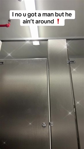 Fooling around at work 😂#fyp #viral #vibes #dance #tiktok