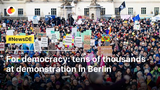 For democracy: tens of thousands at demonstration in Berlin