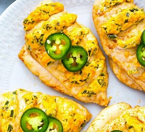60K views · 30 reactions | This Hasselback Jalapeno Popper Chicken is a delicious and creative stuffed chicken breast recipe! •376 calories / 5 freestyle points per serving • PRINT RECIPE>>>https://thegirlonbloor.com/hasselback-jalapeno-popper-chicken/ | The Girl on Bloor - Healthy, easy recipes for busy people | Facebook