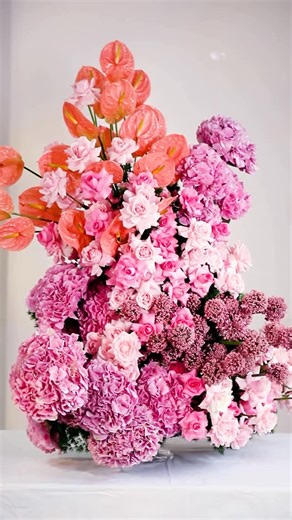 Interflora India | From moodboard to masterpiece ✨ This festive season, our florists craft with artistry, layering luxury textures into statement arrangements... | Instagram