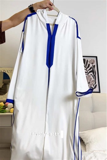 Elevate Your Style with a Blue Colorblock Thobe