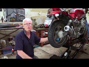 Smontaggio ruota posteriore Moto Guzzi Breva 750 (con video)