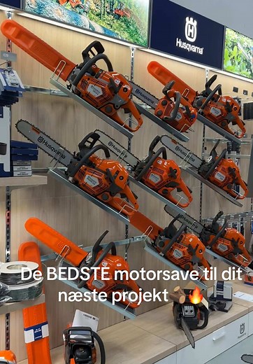 🔥 HUSQVARNA MOTORSAVE 🔥 Vi forhandler Husqvarna motorsave, som er kraftfulde, pålidelige og klar til enhver opgave! 🌲 Kom forbi vores fysiske butik eller tjek vores hjemmeside ud🙏🏼 #husqvarna #motorsav #skovarbejde #gørdetselv #blmotorservice #service