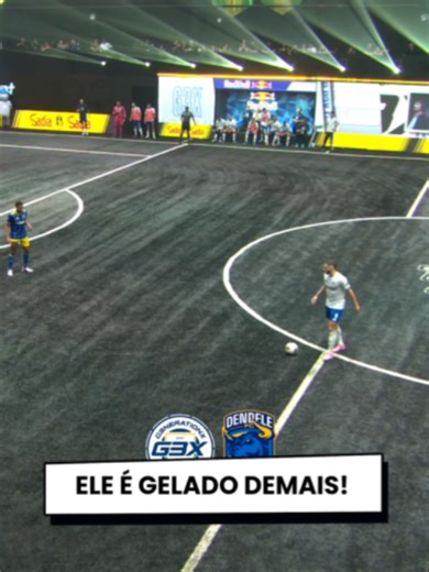 O K9 AUMENTA A VANTAGEM PRA G3X!🥶🥶 Ele faz uma linda jogada, conta com uma ajuda do goleirão e aumenta o placar. Quer assistir todos os jogos junto com a Cabine Low Profile? Então, clica no Link da bio! #DEC #KingsLeague #Futebol #CabineLowProfile