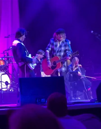 81K views · 3.2K reactions | JOHNNY DEPP AT CITY HALL TWEETED BY SHEFFIELD CITY HALL Well…what a surprise we got last night when Johnny Depp joined Jeff beck on stage  Wishing ⁦@jeffbeckmusic⁩ good luck for the rest of his amazing tour  and a big thank you to Johnny Depp for joining us! https://t.co/UlHhKShanP | Sheffield Online | Facebook
