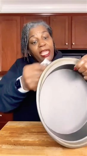 Stop Cutting the Top Off Your Cakes! 🛑