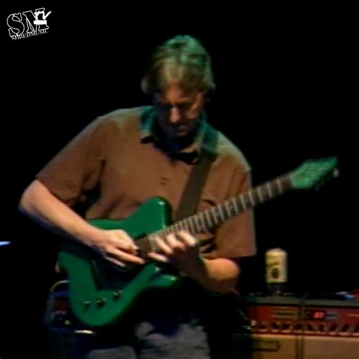 Allan Holdsworth - "Zone"🤯 (Live at the Galaxy Theater 2001) #guitar #allanholdsworth #guitarist #jazzfusion | Shred Music TV