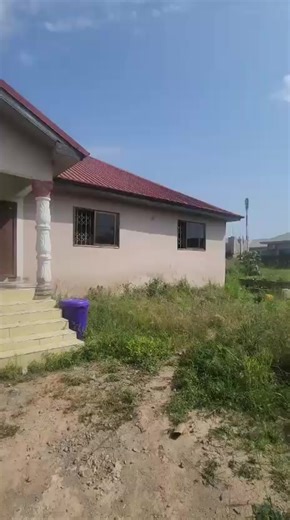 Super spacious 3 Bedroom self compound available for rent at ablekuma manhean tigopole 3mins walking distance 1800gh per month self prepaid meter water available and flowing call Agent T&C applied ☎️ 0249711488/0543221267