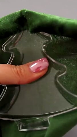 Velvet Mini Christmas Trees to Life with Stunning Details