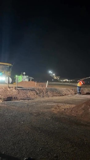 Bring it in! Bring it in! Steady there! | Mining Mayhem