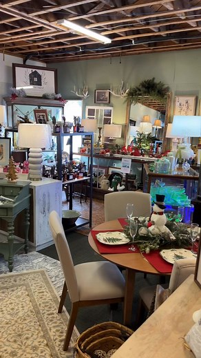 4K views · 22 reactions | Check out this weeks edition of Visit SoSi Fridays as we visit B & H Market on the Dan! Click on the link to view our LIVE interview with Cindy Burke Co-Owner as she highlights all the wonderful items they have available! https://www.facebook.com/share/v/1BQqyhoDu7/?mibextid=WC7FNe | River City TV | Facebook