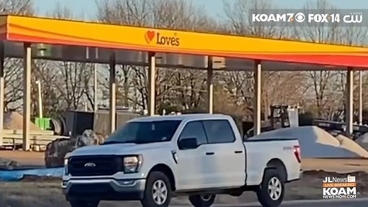 Love’s Travel Stop, building two new locations in the area, one is taking applications >> https://bit.ly/3SM3cj4 — Both will make an impact in these small towns with new jobs and a boost in city sales tax. 📍I-44 exit 29 at 2582 High St, Sarcoxie, Mo. 📍I-49 exit 66 at 600 bl E Mercer, Jasper, Mo. @lovestravelstops #LovesTravelStops #SarcoxieMo #JasperMo Click to read full articles. #INSTAjoplinnewsfirst | Joplin News First