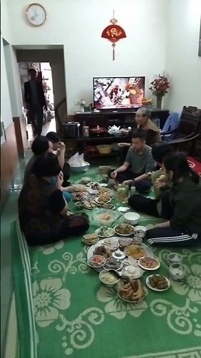 Vietnamese Year-End Family Feast (Tất Niên) | A Heartwarming Tet Tradition