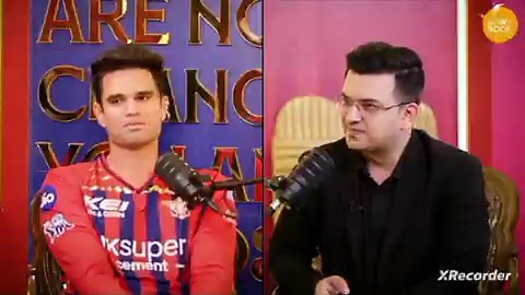 Shubhankar: How do you keep yourself so calm and cool?Arjun: I have 5 dogs in Goa & I spend time playing with them.Shubhankar: Do you have friends who are cricketers?Arjun: I don’t really have cricketer friends, most of my friends don’t play cricket.