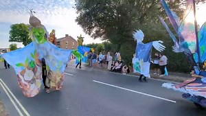 East Cowes Carnival reminded visitors what they've been missing for the last 30 years! | Isle of Wight County Press
