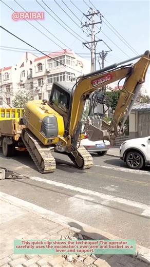Excavator Self-Loading onto Trailer #HeavyMachinery #Shorts