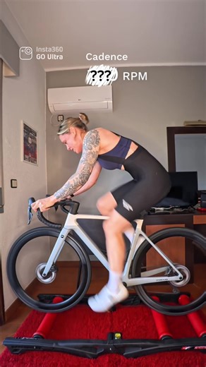 Revisiting rollers! Tried a roller rev out on my road bike to see what I still had in the legs - max cadence (rpm) doesn’t lie thanks to the @insta360 official data overlay in real time. 💀 Have you ever ridden rollers and if so what’s your max cadence?👀