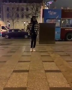 Salif Gueye demostrates MJ's first Moonwalk ever | MJ Alive