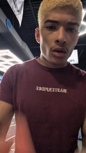 The difference between a staggered stance and a wide stance