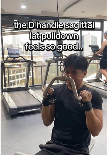 D Handle Sagittal Lat Pulldown: My Experience and Tips