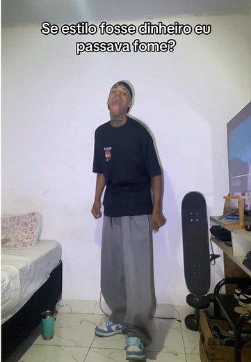 Qual look ficou melhor com tênis Nike?