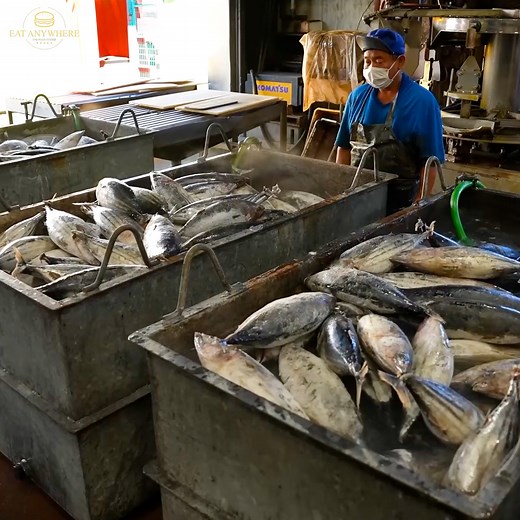 The process of making katsuobushi(Dried Bonito Flakes). Japanese old katsuobushi production plant | Eat Anywhere