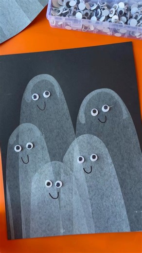 Paint scrape ghosts: https://www.friendsartlab.com/halloween-ghost-scraper-art-for-kids/ | Friends Art Lab