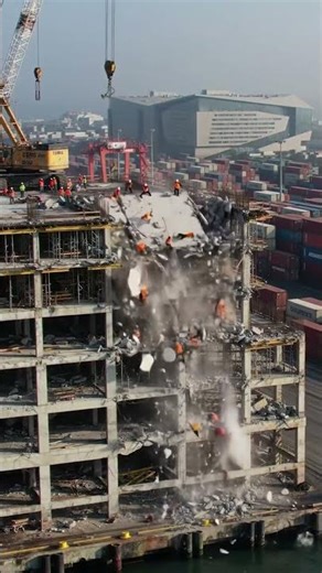 This is what a catastrophic structural failure looks like #OMG