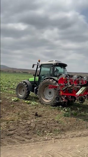German Deutz Fahr Tractor Getting Ready for Work | Powerful Farm Machine #tractor #farm #deutzfahr