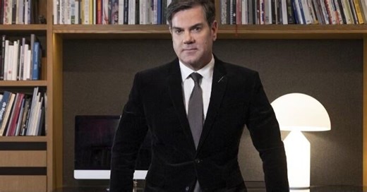 Art Institute director on leave after bizarre incident on overseas flight