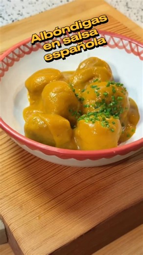 How to make albóndigas en salsa the Spanish way