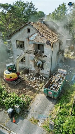 Watch This Old House Turn Into a Modern Mansion. #construction #timelapse #home #luxuryduplex