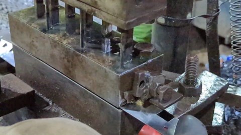 Mastering the Art of Mass Steel Hinge Production