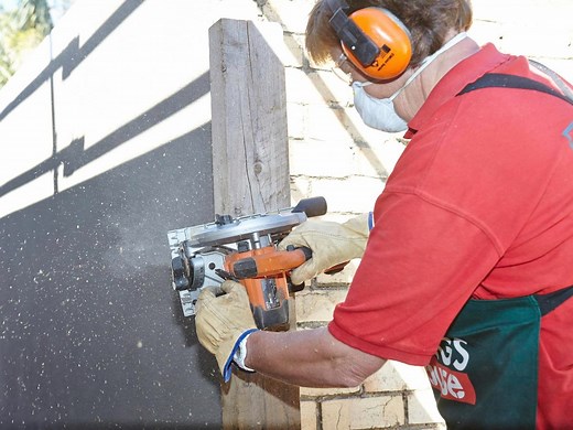 Installing Rails And Plinths For a Paling Fence  - Bunnings Australia