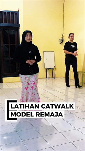 #Runway Walk Modeling Class | Catwalk Practice Teens Class #catwalk #modeling #runway