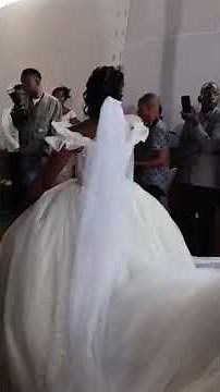WOW! Bride sings beautifully during her wedding ceremony #wedding #gospel