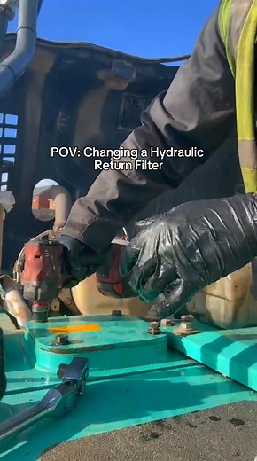 Changing out a hydraulic return filter to keep the system clean and running efficiently — regular maintenance like this helps prevent costly breakdowns and keeps machines performing at their best. 💧🔧 Credit to Sam for the great work! 📞 01179 574 677 📧 info@plantworx-services.co.uk 🌐 plantworx-services.co.uk #Plantworx #MobilePlantService #OnSiteRepairs #HydraulicMaintenance #HeavyMachinery #PlantEngineer #ConstructionEquipment #MachineryRepair #FieldEngineers #SouthWestUK #HydraulicSystem #