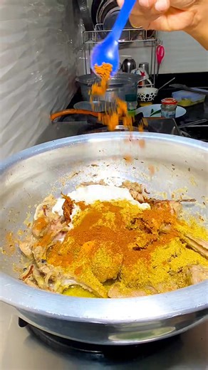 Make your weekends royal with this flavorful Mutton Biryani! 😋 In this video, I’ll show you how to make perfectly cooked, juicy mutton with aromatic basmati rice, full of Hyderabadi-style flavor and rich masala. Perfect for family dinners, special occasions, or Eid feasts — this biryani will win everyone’s heart! 💖 📌 Ingredients: Tender mutton pieces Basmati rice Fresh curd & fried onions Whole spices & saffron Desi ghee for that royal touch 💬 Don’t forget to like, comment, and subscribe for