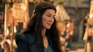Watch Moiraine and Lan's Introduction in This WHEEL OF TIME Clip