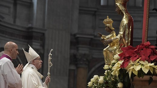 Papa: la Madonna non è un optional, accogliamo nella vita la Regina della pace - Vatican News