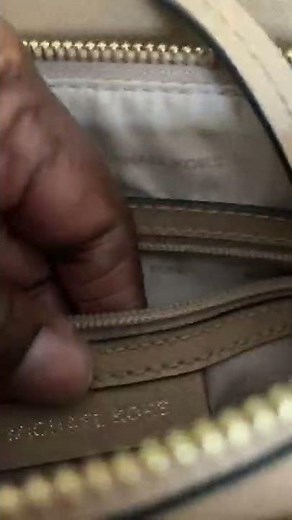 Michael Kors Shoulder Bag. REAL or FAKE? Leave your comments below. #MichaelKors #ShoulderBag