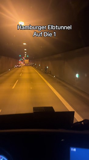 Jungs liefern im Elbtunnel ohne Angst