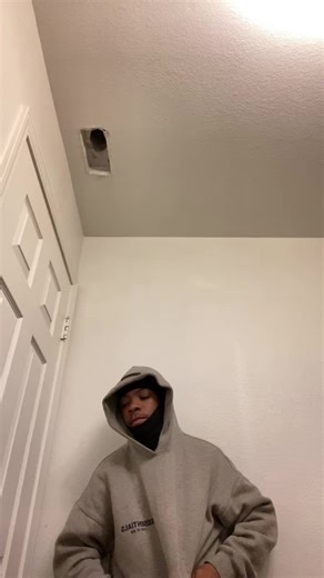 TRPXZ🫱🏾🐟 (@money.m804)’s videos with Burn - Usher