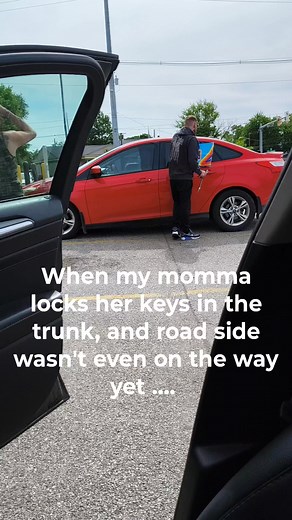 Well here's how my Sunday has started, how's your day? 🤣🤣🤣🤣 Kyle Grimm Paula Jo Wyatt And she had an Instacart order in the trunk 🤷🏻‍♀️🤷🏻‍♀️ I didn't get her climbing out the trunk it was great | Kimmi Jo