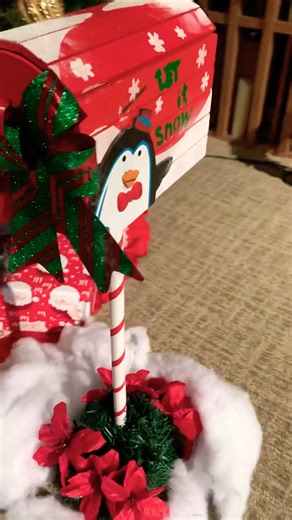 Christmas mailbox decoration