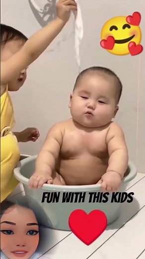 Two Adorable Kids Enjoying a Fun Bath Time | 🛁😊 Heartwarming Moments #adorable #cute #bathing #kids