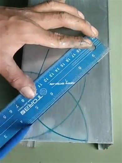 Smart tricks to determine the size of an angle with simple tools. #welding #weldingart #weldinglife #weldernation #welderlifestyle