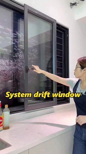 The side-sliding window uses a squeeze-to-close method, which provides better waterproofing.#window #windowdesign #windowstyle #windowdecor #homewindow #glasswindow #homedecor #installation | chinawindowdoors