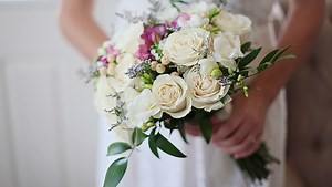 Are Stylized Photoshoots Hurting the Wedding Photography Industry?